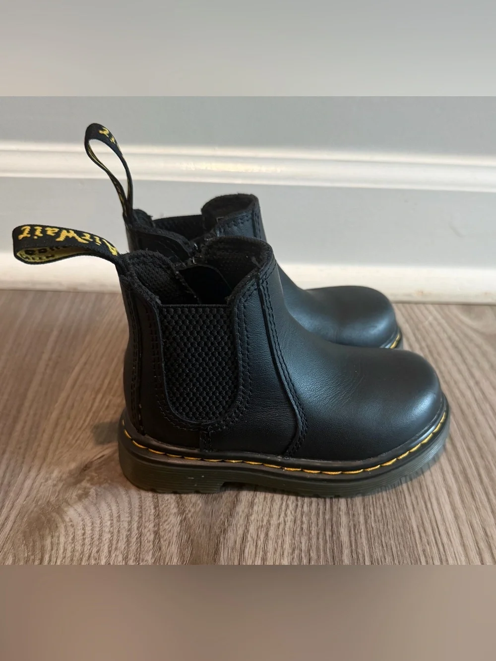 Dr Martens Softly T Leather Chelsea Boot Infant Toddler size 6 Zip Up